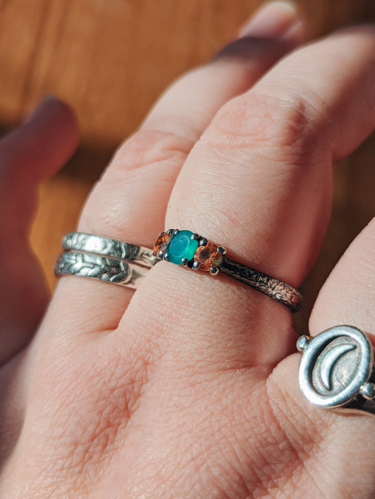 "SIDNEY" TEXTURIZED RING - CHRISOPHRASE and CITRINE GEMSTONES - 925 STERLING SILVER HANDMADE - BY CALERO DESIGN - SIZE 7 USA