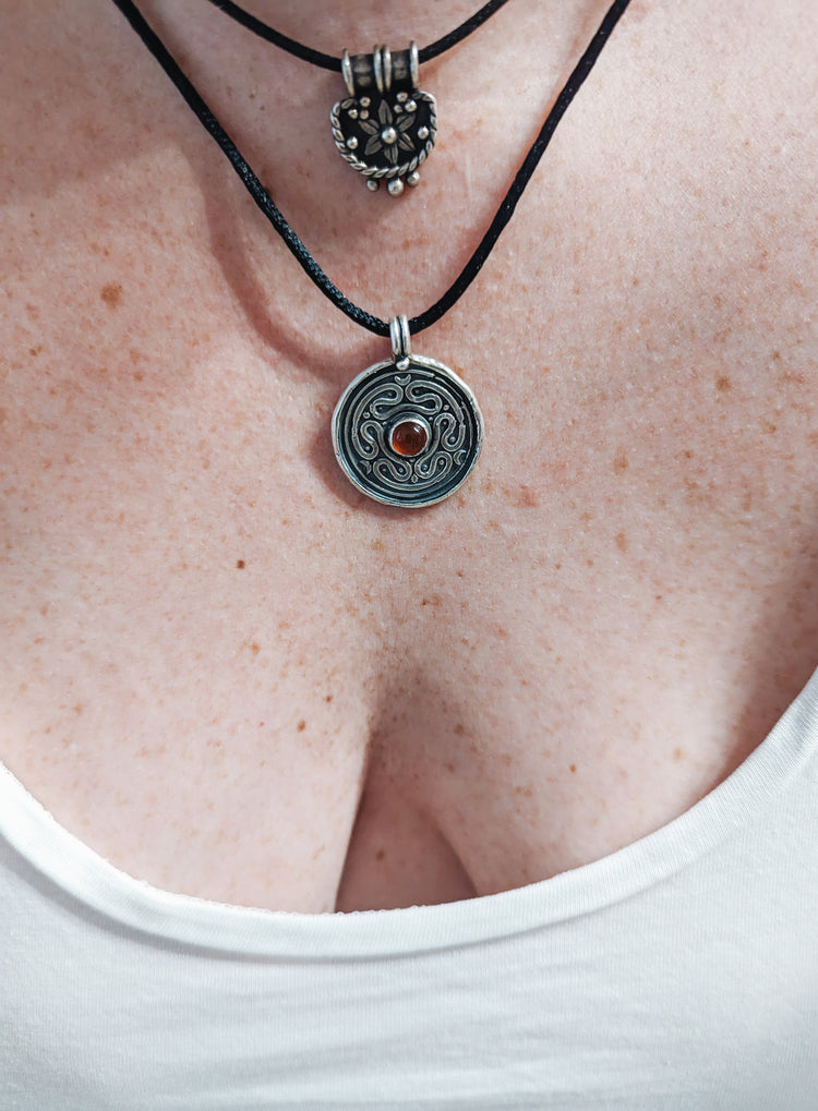HECATE WHEEL COIN PENDANT WITH CARNELIAN GEMSTONE - 925 STERLING SILVER TALISMAN NECKLACE WAX STAMP SEAL - LABYRINTH STROPHALOS