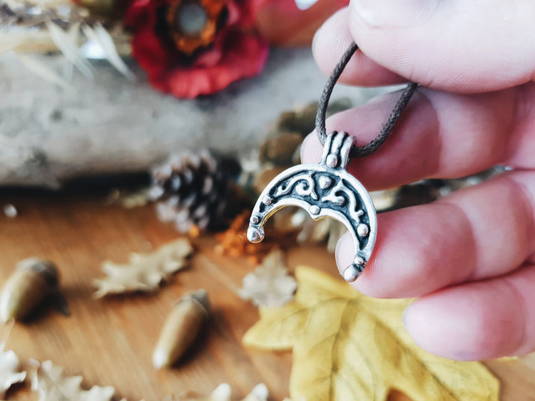 LUNULA MOON TALISMAN HALF MOON NECKLACE STERLING SILVER WITCH AMULET