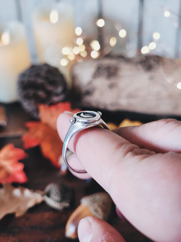MOON SIGNET RING - 925 sterling silver Minimalist Night Witch