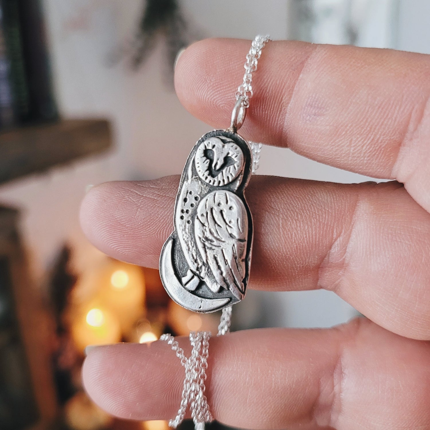 moon siluette silueta lechuza luna perfil plata de ley sterling silverBarn Owl Pendant Necklace Sterling Silver Coin Necklace magic coin buho lechuza sabiduría sabiduria conocimiento talisman amuleto sterling silver plata primera ley 925