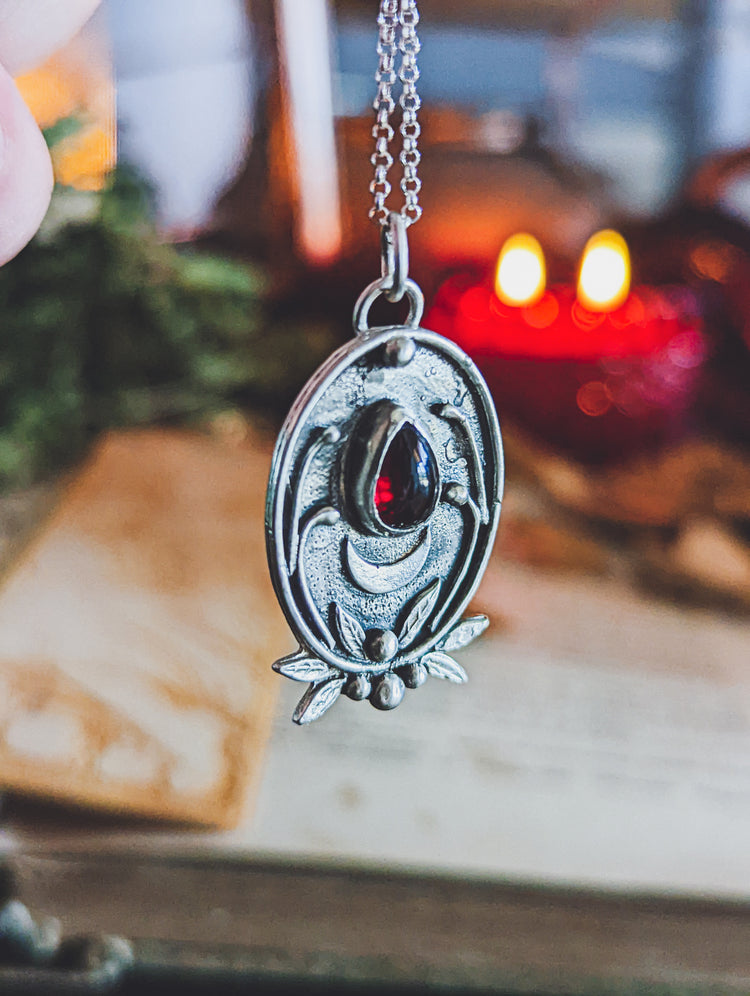 Garnet witch necklace art nouveau moon vampire blood gothic medal pendant Medusa Dollmaker Gemstone