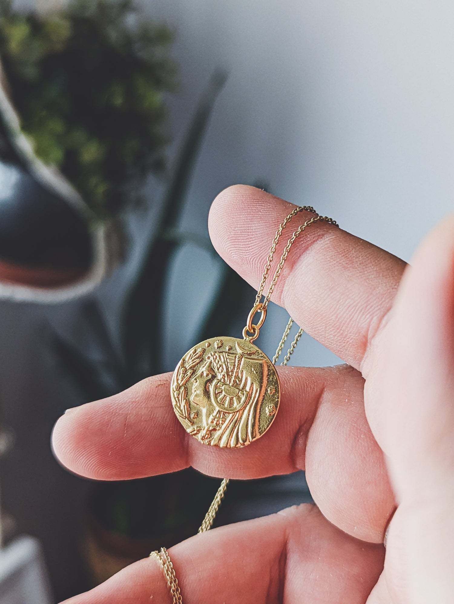 GOLDEN HECATE IBERIAN PENDANT AMULET TALISMAN WITCHERY WITCH THINGS