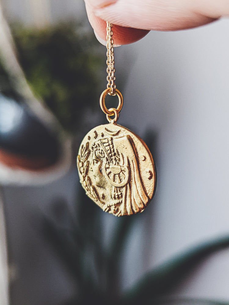 GOLDEN HECATE IBERIAN PENDANT AMULET TALISMAN WITCHERY WITCH THINGS