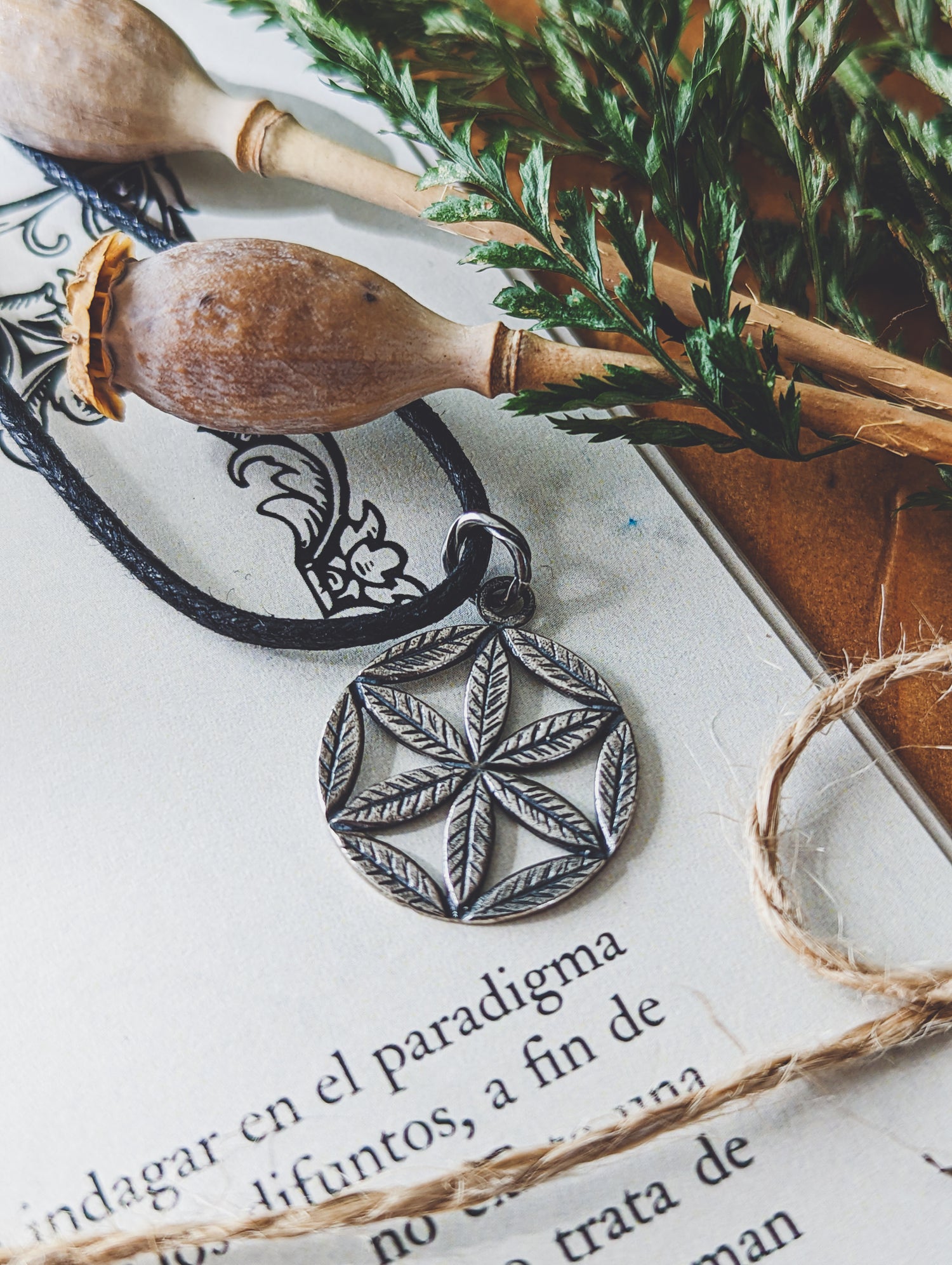 FLOWER HEXAFOIL WHEEL NECKLACE HEXAPÉTALA PLATA 925 MEDAL PENDANT