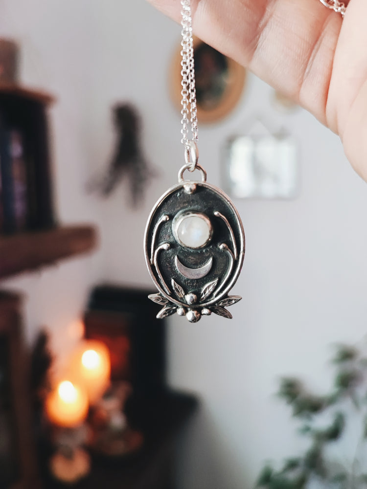 MOONSTONE PENDANT STERLING SILVER TALISMAN MEDAL GEMSTONE AMULET PENDANT WITCH PRESENT