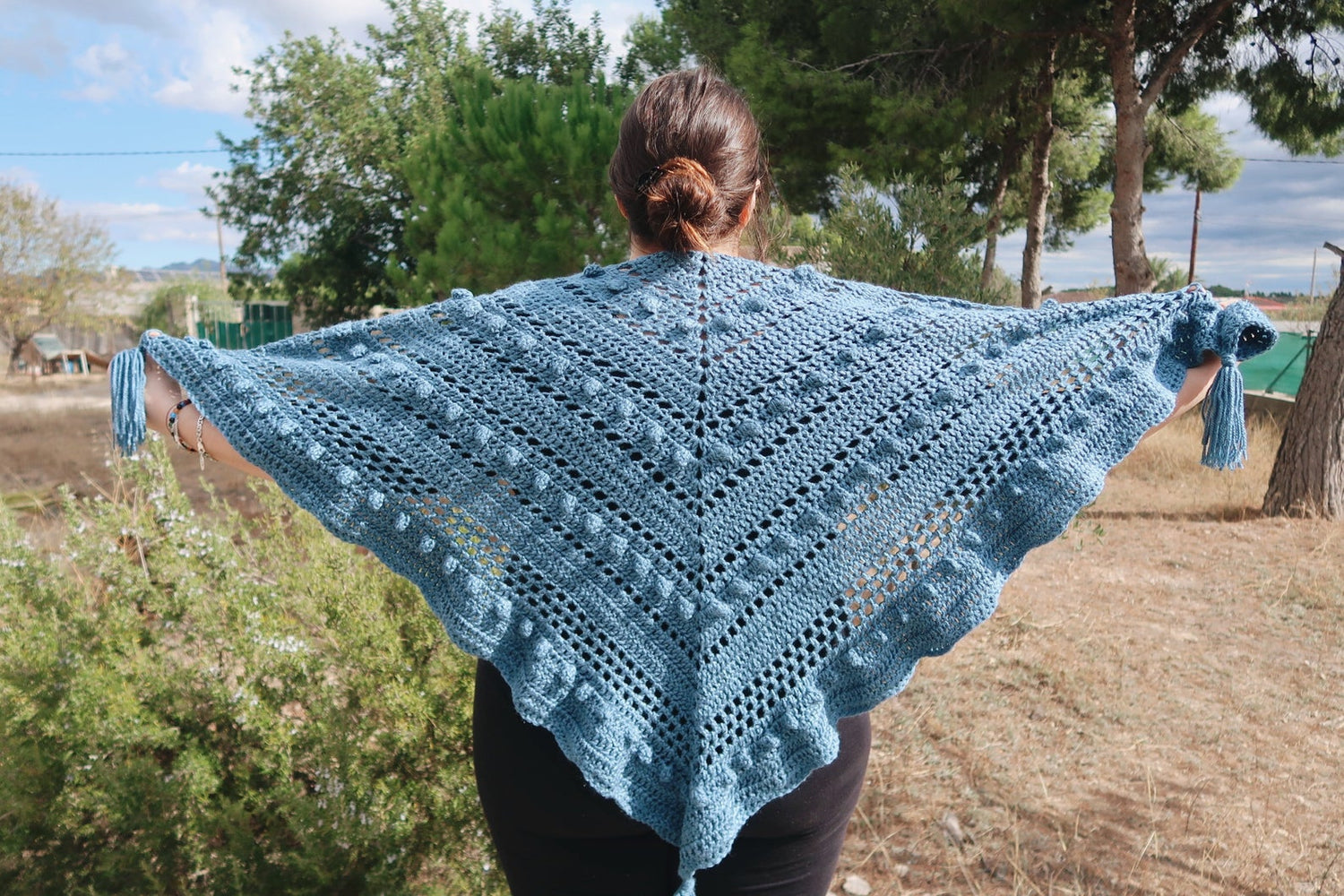 crochet blue scarf handmade folk ganchillo azul chal triangular