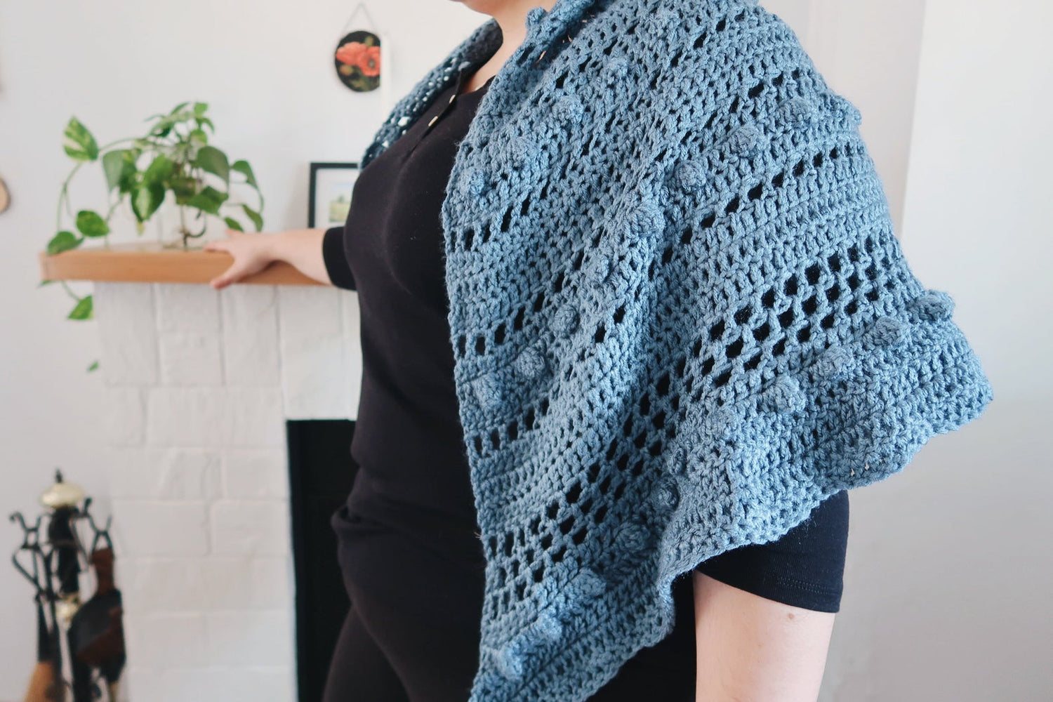 crochet blue scarf handmade folk ganchillo azul chal triangular