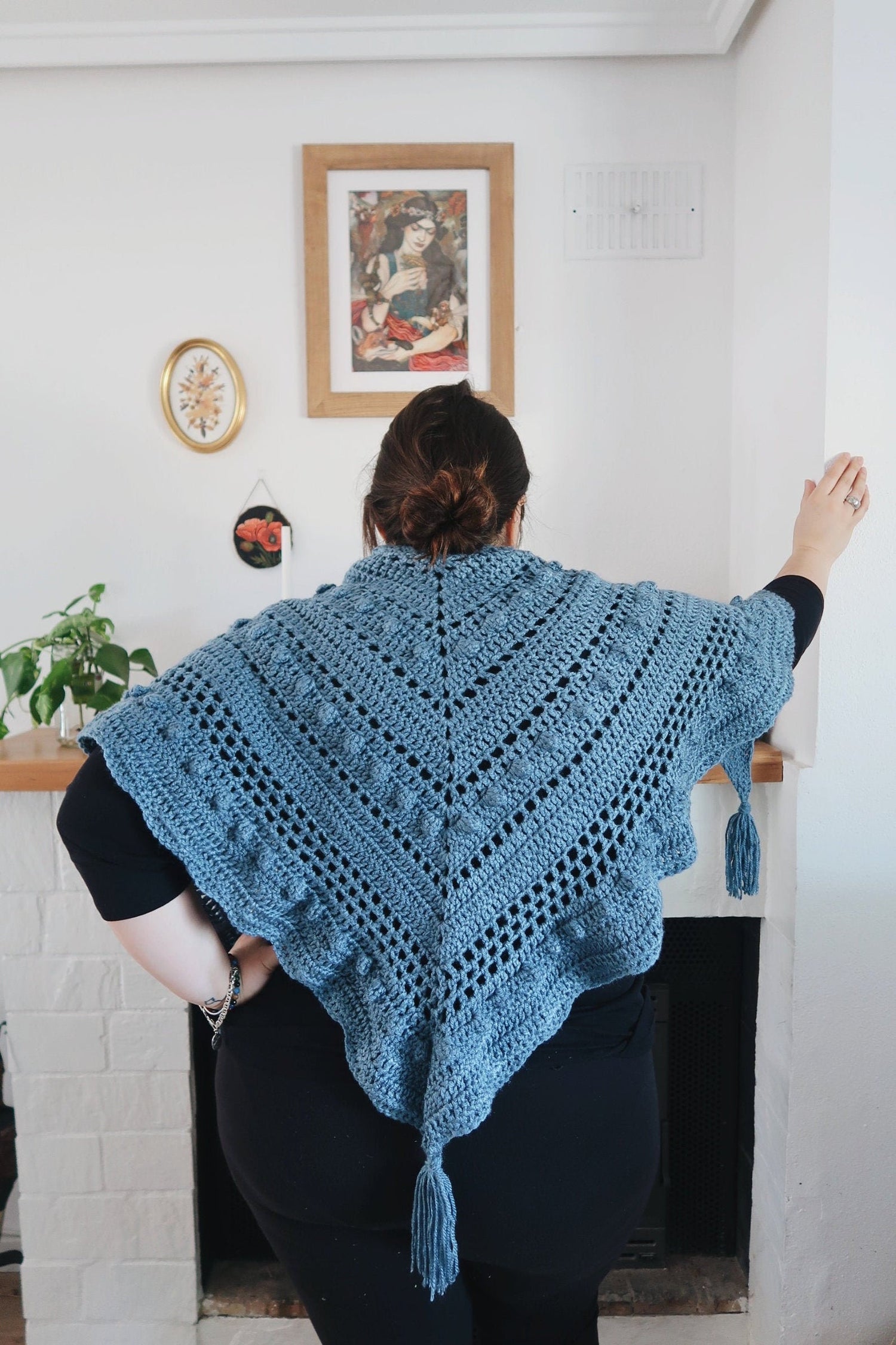 crochet blue scarf handmade folk ganchillo azul chal triangular