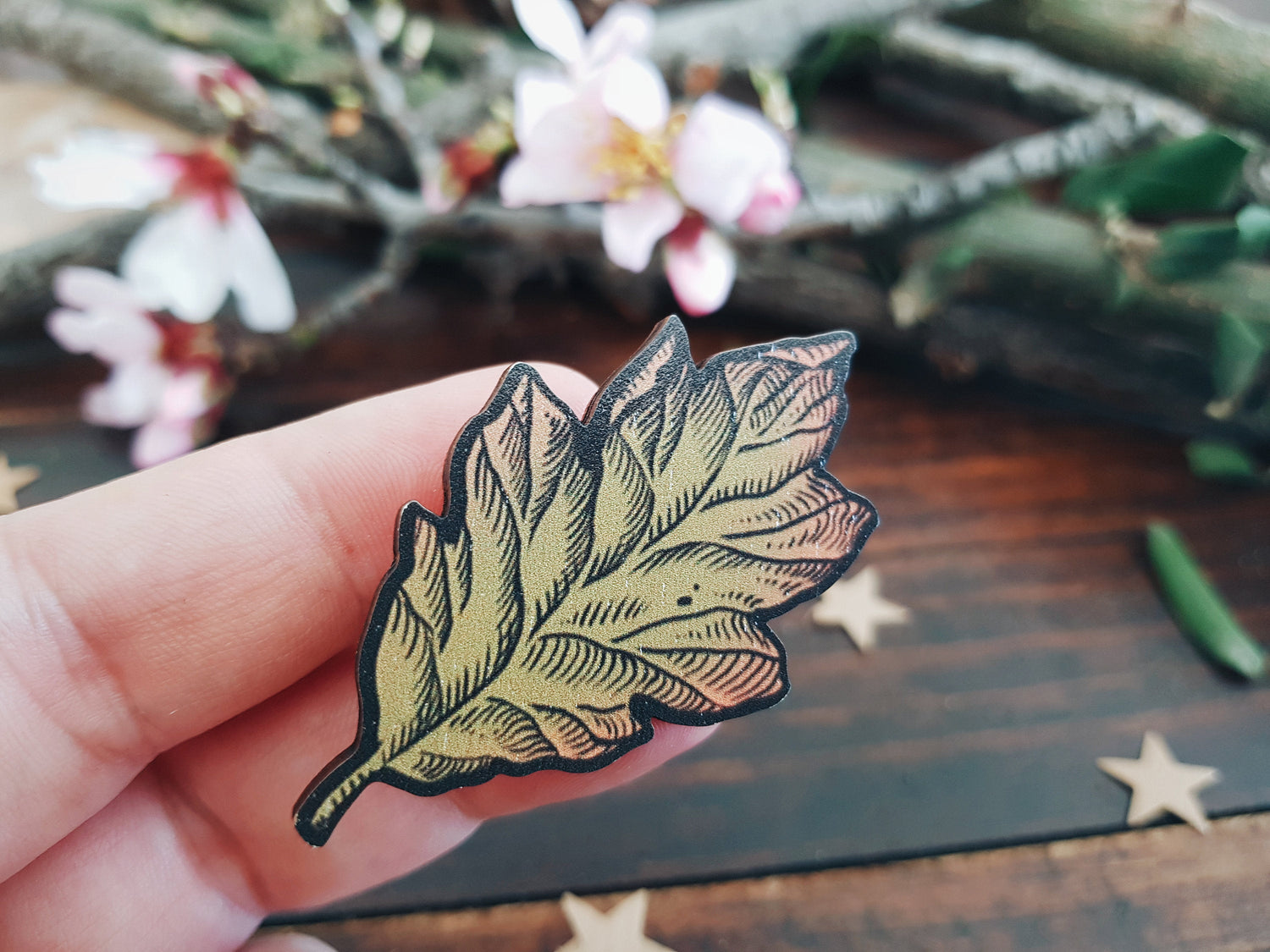 OAK LEAF WOOK MINIMALIST WITCH PIN