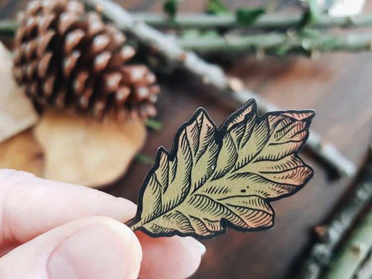 OAK LEAF WOOK MINIMALIST WITCH PIN