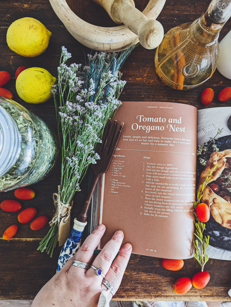 BOOK WICCAN CUISINE - Kitchen Witch Recipe Cookbook - Carla Torrents LIBRO