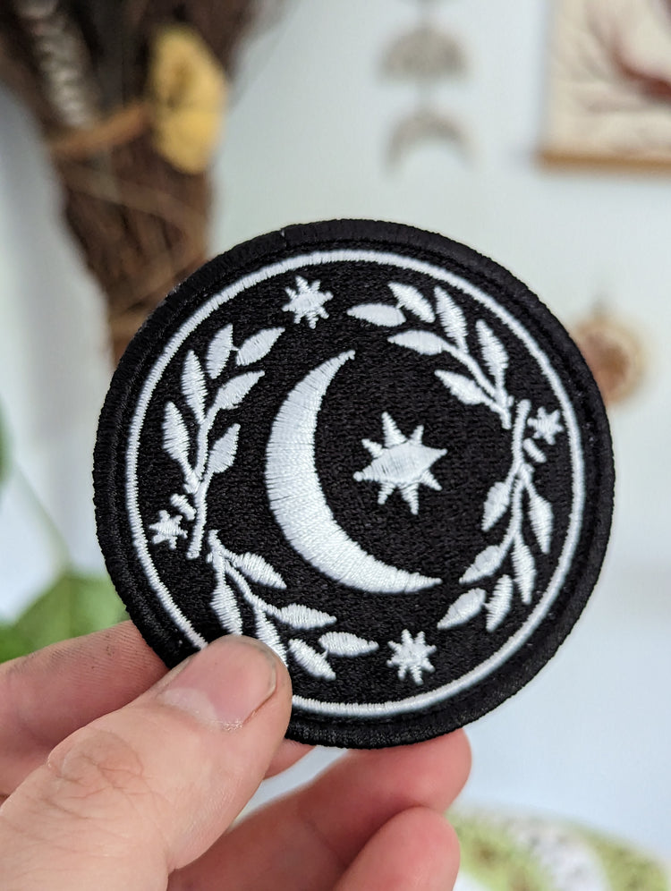 FOLK MOON EMBROIDERED PATCH