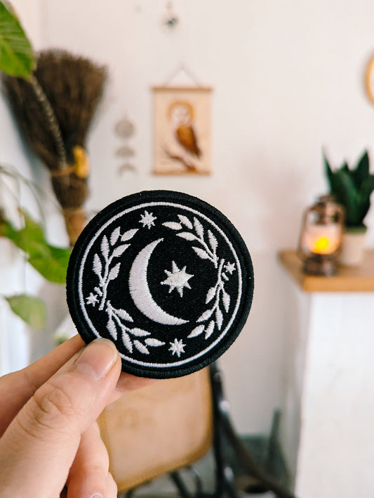 FOLK MOON EMBROIDERED PATCH