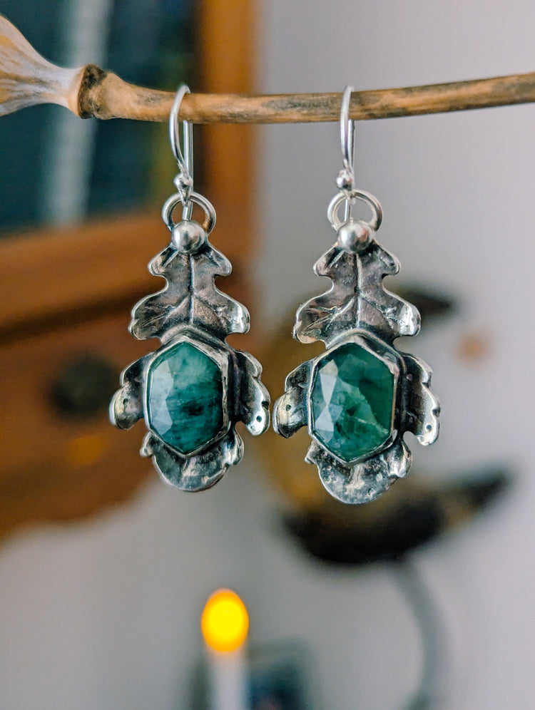 OAK LEAF EARRINGS with RAW FACETED EMERALDS 925 STERLING SILVER RUSTIC