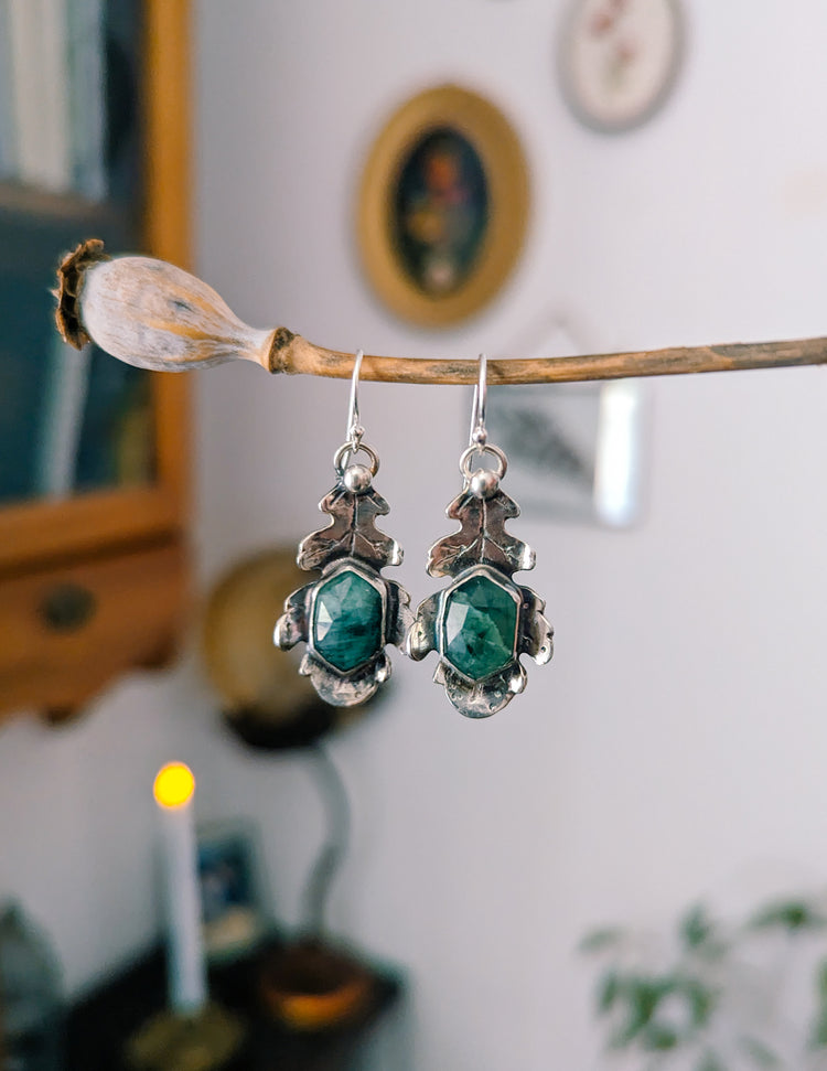 OAK LEAF EARRINGS with RAW FACETED EMERALDS 925 STERLING SILVER RUSTIC