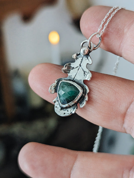 OAK LEAF PENDANT with MOSS AGATE - 925 STERLING SILVER TALISMAN - FACETED EMERALD