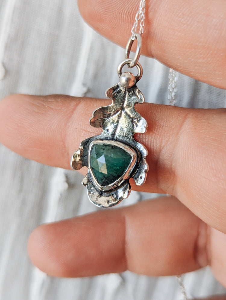 OAK LEAF PENDANT with MOSS AGATE - 925 STERLING SILVER TALISMAN - FACETED EMERALD