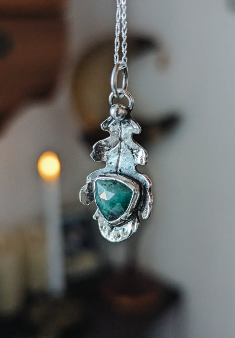 OAK LEAF PENDANT with MOSS AGATE - 925 STERLING SILVER TALISMAN - FACETED EMERALD