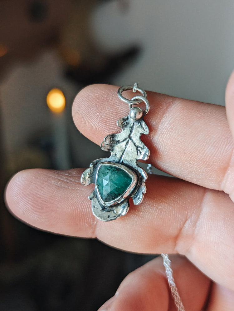 OAK LEAF PENDANT with MOSS AGATE - 925 STERLING SILVER TALISMAN - FACETED EMERALD