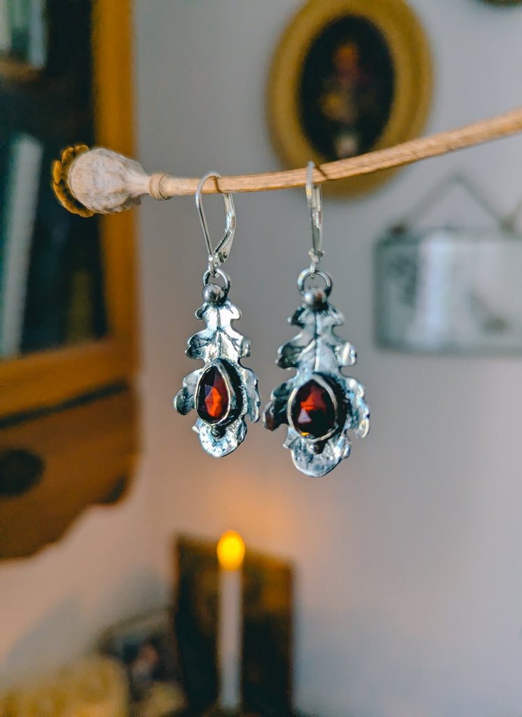 OAK LEAF EARRINGS with GARNETS - 925 STERLING SILVER RUSTIC