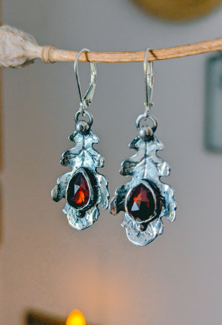 OAK LEAF EARRINGS with GARNETS - 925 STERLING SILVER RUSTIC