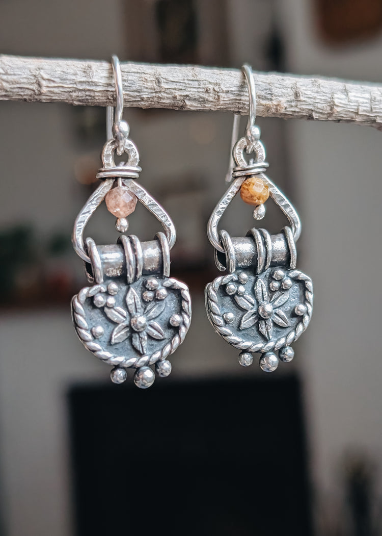 RUMOURS HEXAFOIL EARRINGS - 925 STERLING SILVER RUSTIC