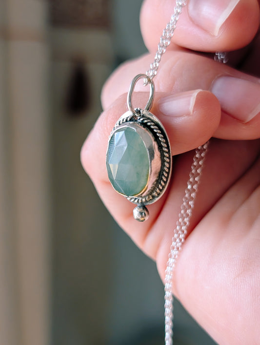 GREEN AVENTURINE POPPY PENDANT - Hand engraved - 925 STERLING SILVER JEWELRY