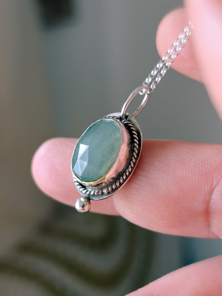 GREEN AVENTURINE POPPY PENDANT - Hand engraved - 925 STERLING SILVER JEWELRY