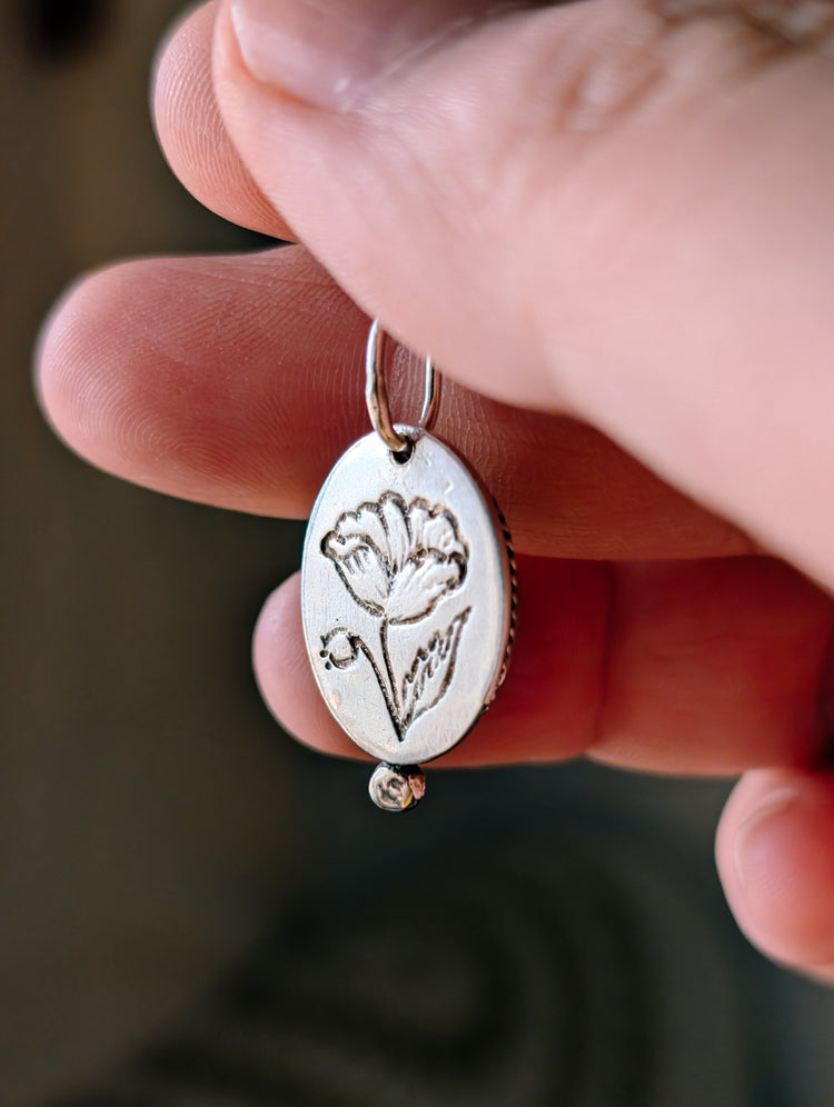GREEN AVENTURINE POPPY PENDANT - Hand engraved - 925 STERLING SILVER JEWELRY
