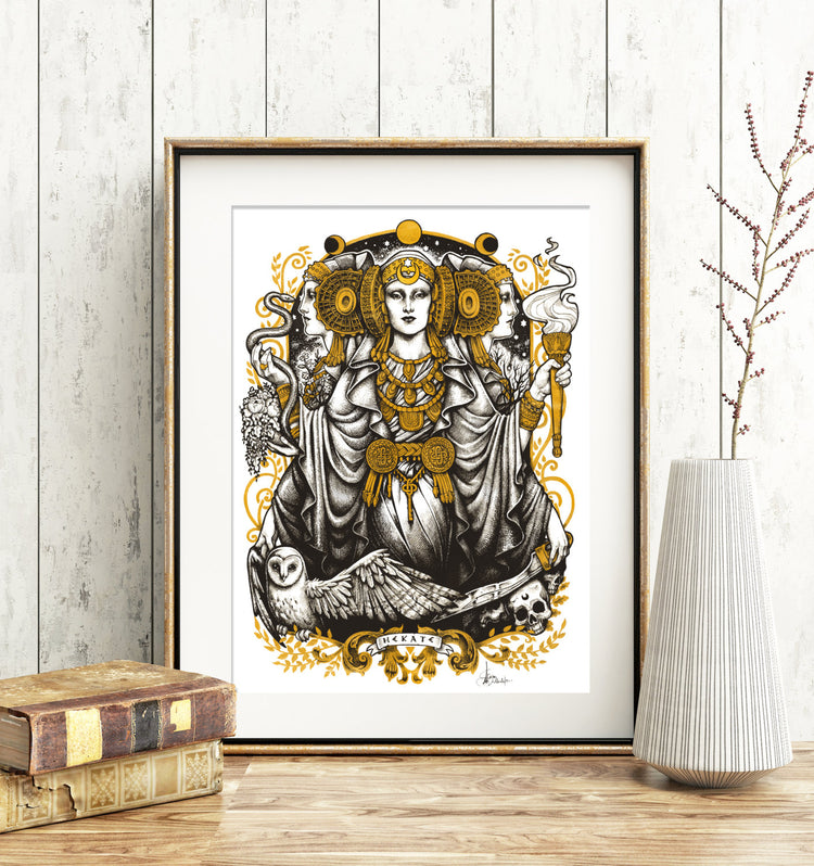 HECATE WITCH WHITE GODDESSES GOLDEN WITCHERY WITCHCRAFT IBERIAN NOUVEAU