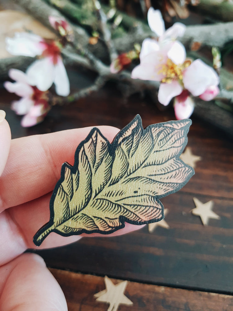 OAK LEAF WOOK MINIMALIST WITCH PIN