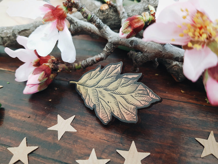 OAK LEAF WOOK MINIMALIST WITCH PIN