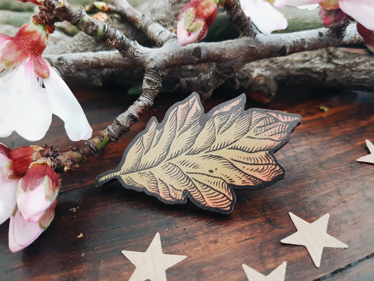 OAK LEAF WOOK MINIMALIST WITCH PIN